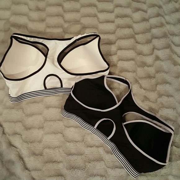 *SOLD* Bundle of 2 exercise bras - Picture 2 of 4